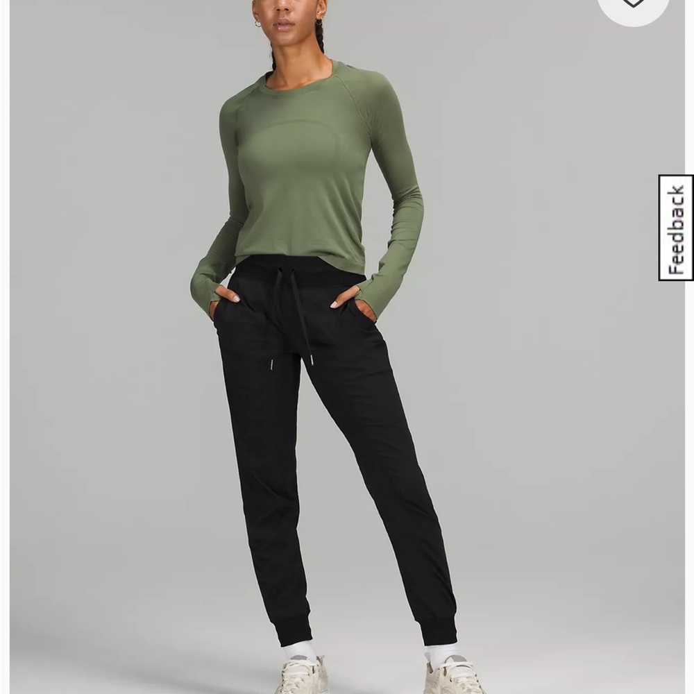 Dance Studio Mid-Rise Jogger
Full Length, size 10, no stains, tears or flaws